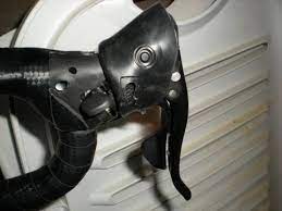 Once you have the derailleur where it should be, tighten the front derailleur mounting bolt to 7nm. Comment Remplacer Un Cable Derr Sur Campagnolo Mirage