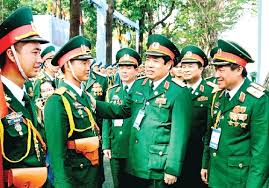 Kính mời theo dõi video tại đây: Ä'áº¡i TÆ°á»›ng Phung Quang Thanh DÅ©ng TÆ°á»›ng Va Báº£n LÄ©nh Chiáº¿n TrÆ°á»ng