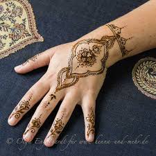 See more ideas about henna, henna designs, henna tattoo designs. Henna Tattoo Zubehor Berlin Henna Kunst Mehndi Henna Malerei Kunst Am Korper Henna Zubehor Bei Olga Engelhardt
