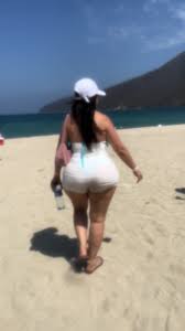 monica alban culona colombiana