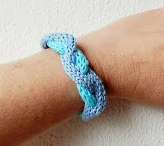 Nov 02, 2015 · we found some beautifully simple knitted scarf patterns for beginners. Knitted Bracelet The Waves Of Sea And Love