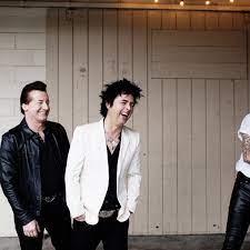 Green day was formed in 1987 and is made up of lead vocalist and guitarist billie joe armstrong, bassist and backing vocalist. Green Day Rock N Roll Helps You Dance Through The Apocalypse Green Day The Guardian