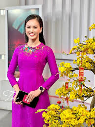 Áo dài lụa tơ tằm thêu hoa nổi ở cổ - Thơ - Tiệm thêu tay truyền thống