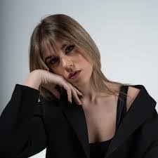 Julia Muse's Instagram, Twitter & Facebook