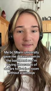 Please if u go to miami university tell me if its bad 🙏🙏🙏 #miamiofohio  #miamiuniversity #freshman #dorm #help
