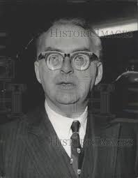 1967 Press Photo Mr. Henry Bowen-Davies.banker