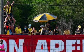 Fundado el 26 de marzo de 1933 campeón apertura 2020 #orgullodelbarrio facebook club atlético rentistas twitter @clubrentistas. Tenfield Com La Pasion De Arriba