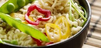 نودلز_كوري_حار طريقة عمل النودلز الكوري الحار تحويل الاندومي الي نودلز كوري طعام الشارع الكوري. Ø·Ø±ÙŠÙ‚Ø© Ø¹Ù…Ù„ Ø§Ù„Ø¥Ù†Ø¯ÙˆÙ…ÙŠ ØµØ­Ø© ÙˆÙ‡Ù†Ø§