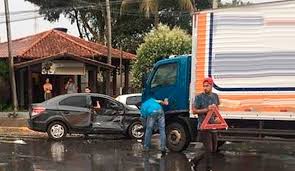 Log into facebook to start sharing and connecting with your friends, family, and people you know. Carro Fica Danificado Em Colisao Com Caminhao Em Sinop So Noticias