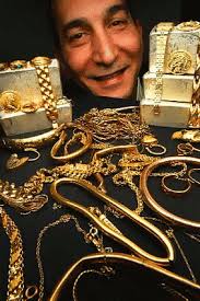 New breed of gold buyers comes to the party … to cash in