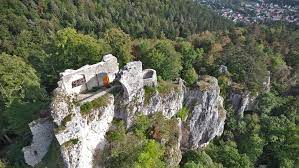 More images for rusenschloss » Blaubeuren Rusenschloss So Bedankt Sich Eine Abgesturzte Frau Bei Ihren Rettern Nach Dem Einsatz Sudwest Presse Online