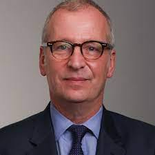 Brian Spiro's Instagram, Twitter & Facebook