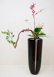 Ikebana Ikenobo In A Huge Laquerware Vase Ikebana Ikebana Arrangements Ikebana Flower Arrangement