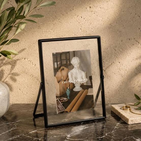 Ultra-thin Glass Photo Frame
