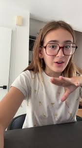 Chiarimenti e Risate: Una Discussione Leggera