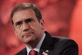 Pedro manuel mamede passos coelho (born 24 july 1964) is a portuguese politician and the 118th prime minister of portugal, in office since 2011. Taxi Driver Will Have Taken Gloves To The Director Of The Passos Coelho Campaign Trending Prime Time Zone