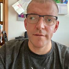 Which 4/4 cello case can you recommend? Shouldn't be too expensive, should  have shoulder straps. Thank you.