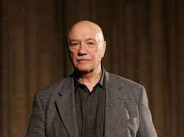 Леонид куравлев исполнил более двухсот ролей в фильмах, большинство из которых вошли в золотой фонд отечественного кинематографа. Zatvornik Toskuyushij Po Lyubimoj Kak Zhivet Leonid Kuravlev