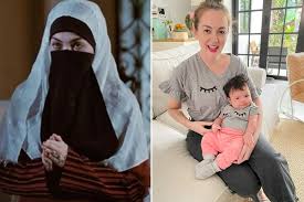 Meski belum melahap habis seluruh halaman, rianti mengaku sudah bisa mendapat nuansa cerita yang disampaikan. 12 Tahun Berlalu Begini Potret Terbaru 4 Pemain Film Ayat Ayat Cinta Sekarang Helo Id