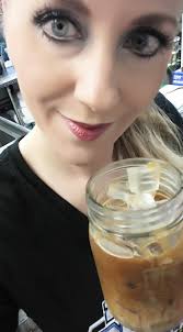 Gotta love ice with coffee! ♥️