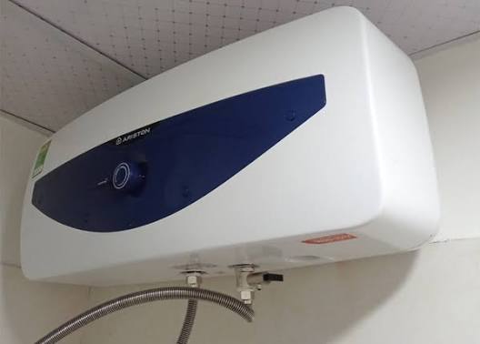 6tcht Bình nóng lạnh Ariston BLU 20SL - 20L