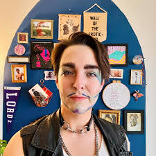 Juliet Barrett's Instagram, Twitter & Facebook