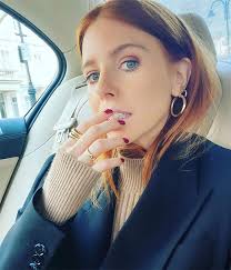 Taking to instagram, stacey debuted her new look with a video, and her normally wavy tresses were tightly curled. Stacey Dooley Has The Best 1 50 Hack For Keeping Her Hair Looking So Damn Perfect Hello