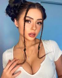 Angelmelly - Free pics, galleries & more at Babepedia