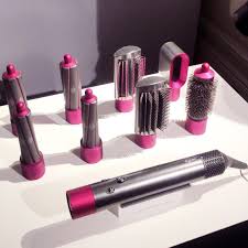 Dyson Airwrap Le Nouveau Styler Qui Va Remplacer Fer A Friser Fer A Lisser Et Brosse Coiffante Dans Mon Sac De Fille Brosse Coiffante Fer A Friser Fer A Cheveux
