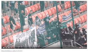 Der spieler sowie die beteiligten weisen keine außergewöhnlichen symptome. Nazis Und Homophobie Rund Um Das Spiel Rapid Gegen Slovan Bonvalot Net