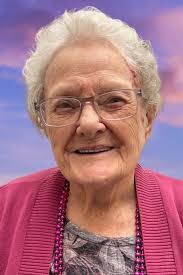 Theresa Reardon's Instagram, Twitter & Facebook