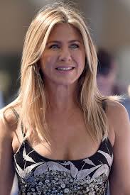 Die geschwungenen formen und weichen. Every Single Hairstyle Jennifer Aniston Has Ever Had