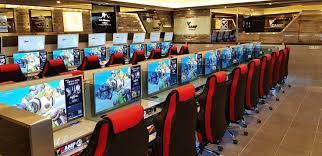 6 Things That Surprise Foreigners About Korean Internet Cafes Cyber Cafe Design Cyber Cafe Interior Cyber Cafe