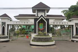 Keren tempat rekreasi baru loji karawang selatan cipaga stone park kolam renang vlog seru. Puncak Sempur Karawang Mencatat Indonesia