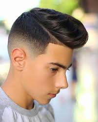 Coupe de cheveux garcon blond en 2020 coupe de cheveux garcon. 1001 Idees De Coupe Pour Ado Garcon Originale