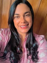 Monique Lyra (@moniquelyra_oficial) • Instagram photos and videos