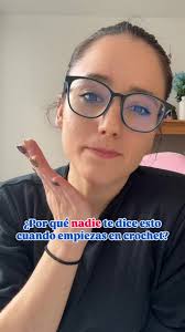 Solo puedes leer este caption si prometes no reírte de mí 😅, Cuando vi mi  primer patrón de crochet pensé: “ah, claro, esto claramente está en otro  idioma”.,  Y sí, al principio puede parecer chino... ...
