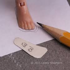 Hundreds of free patterns to knit and crochet! Make Custom Fit Shoe Patterns For Dolls