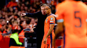 Zware blessure Simons komt hard aan bij Koeman: 'Dit is dramatisch voor Oranje'