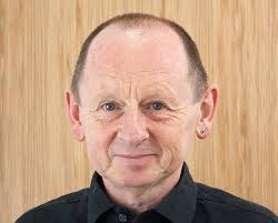 Flat battery, flat sales? The impact of nomophobia