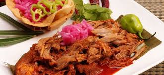 El trajo de charro es el que más representa al país. Los Mejores 5 Platos Tipicos De Mexico
