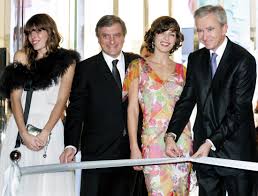 Bernard arnault made $5.1 billion in the past 3 days. Der Herr Der Feinen Dinge Cover