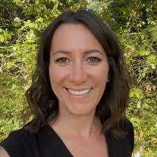 Lisa Haley's Instagram, Twitter & Facebook