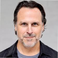 Top-tier personalized healthcare is invite-only and can cost $100k+/year.