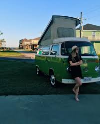 89 Likes 5 Comments Chas Gauthier Chasgauthier On Instagram Haley And Heidi Vw Vwbus Westfalia Vanlife Vsco