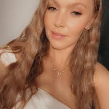 Becky Whitlock's Instagram, Twitter & Facebook