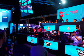 Assista o mundial free fire 2019, ao vivo, e ajude a bater a meta de 500 mil e 1 milhão de telespectadores, para ganhar um cartão de personagem esse mundial de free fire está dando o que falar… cada dia que se passa, a garena faz novos eventos na gringa, e esperamos muito que. Ignis Defiende Su Titulo En La Final De La Free Fire League Latinoamerica