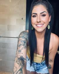 Maranda Lambert's Instagram, Twitter & Facebook