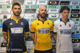 Il modena football club 2018, noto semplicemente come modena, è una società calcistica italiana con sede nella città di modena. Nuovo Sponsor Di Maglia Per Il Modena Fc Sport Business Management