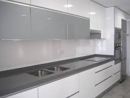 Cocina Sin Tiradores Buscar Con Google Modern Kitchen Interiors Kitchen Interior Modern Kitchen Tables